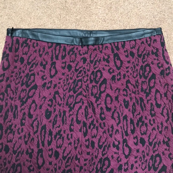 Express pencil skirt - Picture 3 of 4